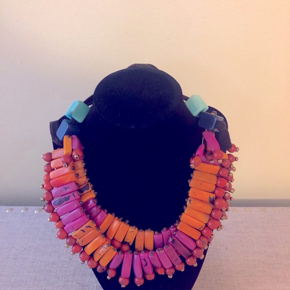 Beautiful Statement Necklace!